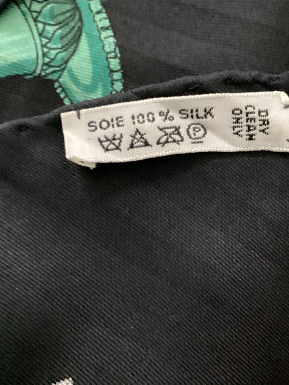 Hermes 90:silk ..rare . With its box . - Picture 15 of 16